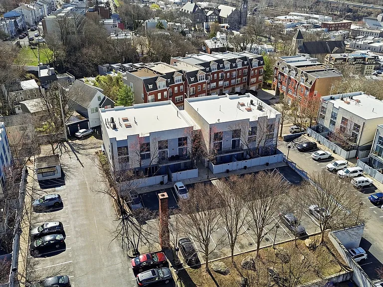 182 Gay St #110 — Photo 24