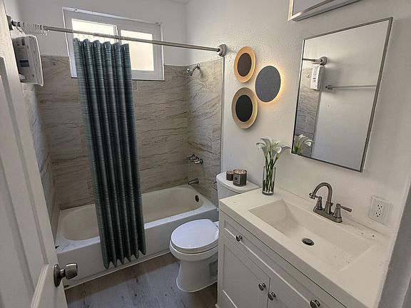 5th image of 3526 Vinton Ave #2C
