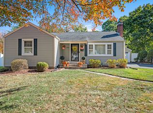 1350 Crest Dr, Windsor, CT 06095