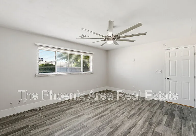 447 E Carson Dr — Photo 22