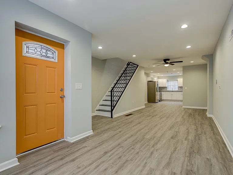 4021 Howland St — Photo 2