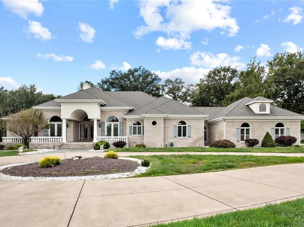 6 Windswept Dr, Nashville, IL 62263