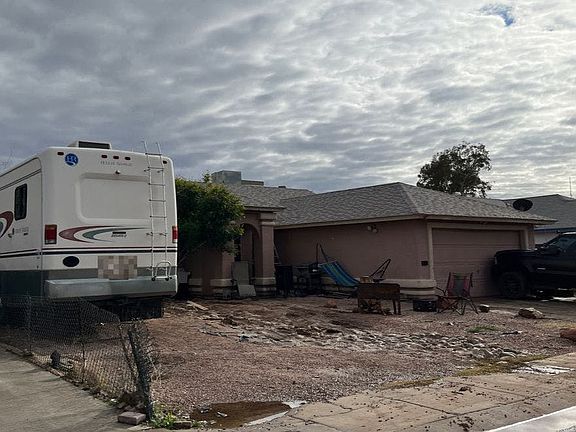 3rd image of 429 E Echo Ln