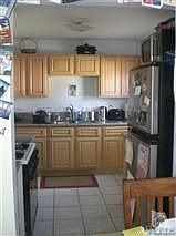 4th image of 915 Maplewood Way