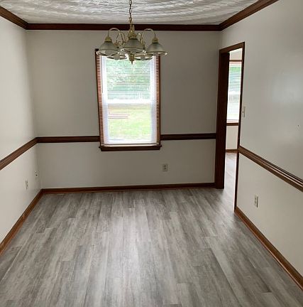 3rd image of 2021 Drumheller Ct