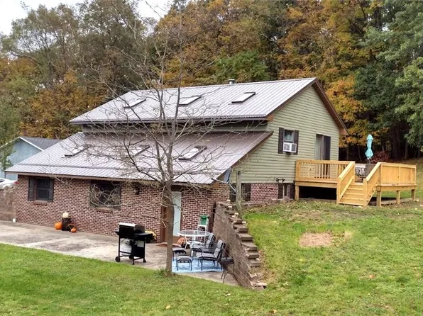 9372 Benner Rd, Meadville, PA 16335