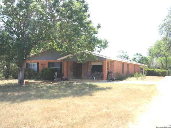 1023 Zigmont Road, Adkins, TX 78101
