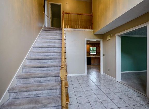 4th image of 1585 Meadow Oak Dr
