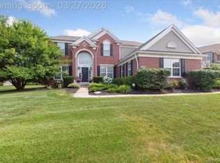 59200 Peters Barn Dr, South Lyon, MI 48178