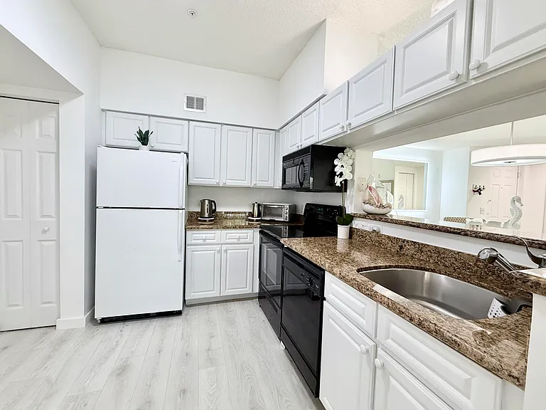 4404 Tuscany Way #4404 — Photo 10