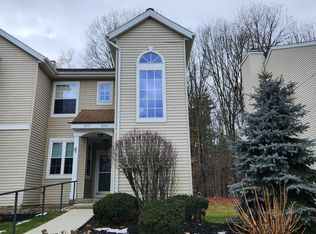 5213 Forest Point Dr S, Clifton Park, NY 12065