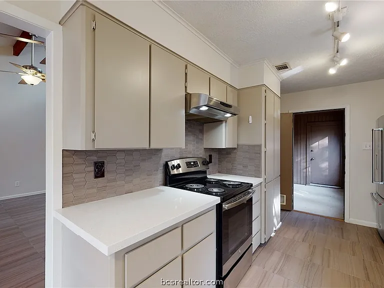 3204 Wilderness Rd — Photo 5