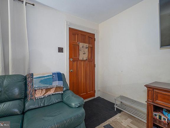 3rd image of 40 Grove Ave