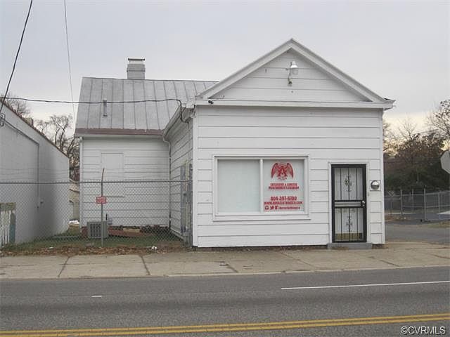 2nd image of 3214 Hull St