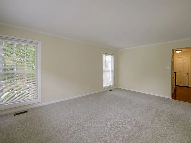 7518 Westlake Ter — Photo 11