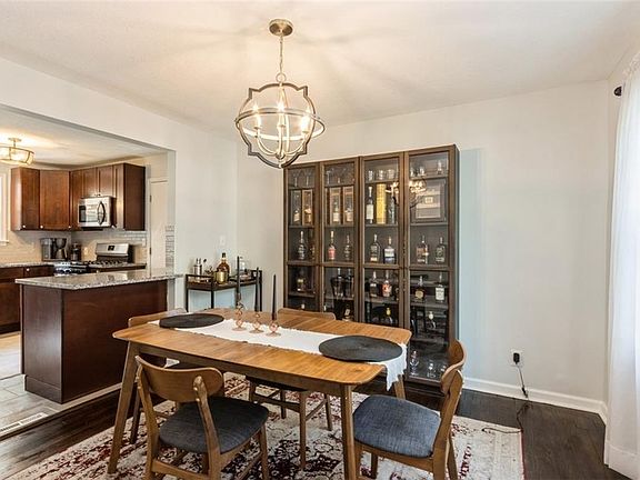 3rd image of 5406 Juniper Dr