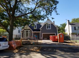 822 Lenox Rd, Glenview, IL 60025