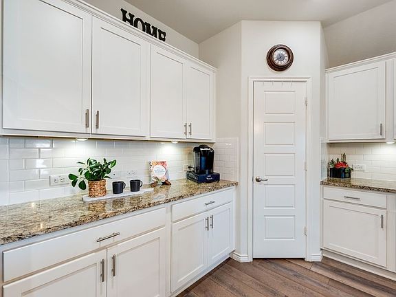 3rd image of 3404 Rio Grande Rd