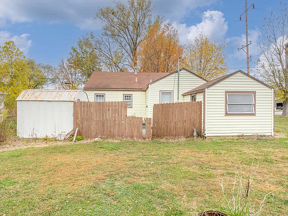 5th image of 210 E Elliott Rd