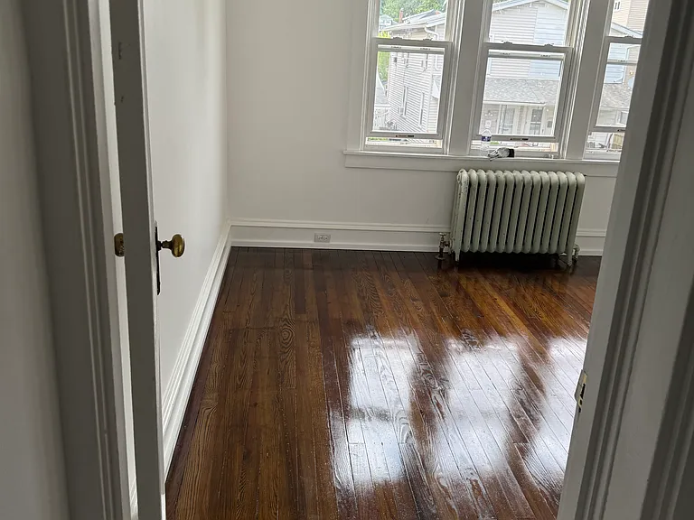 2406 Noble St — Photo 13