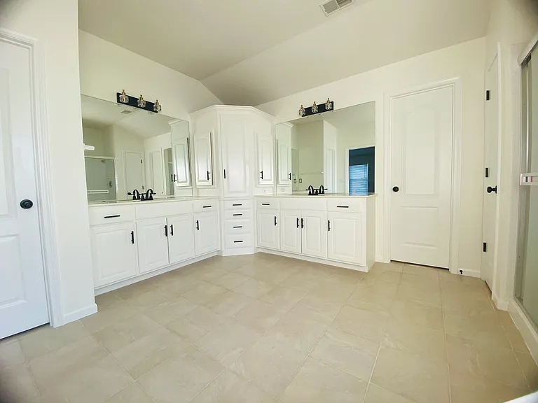 13713 Bradshaw St — Photo 9