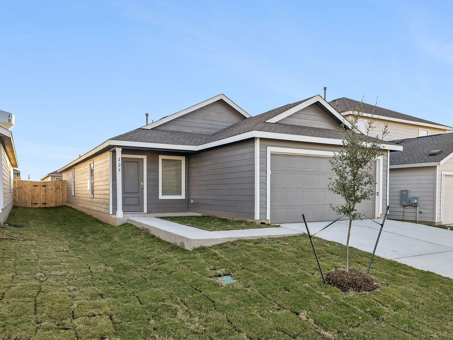 4 bed, 1600 sqft, $1,850 — Photo 3