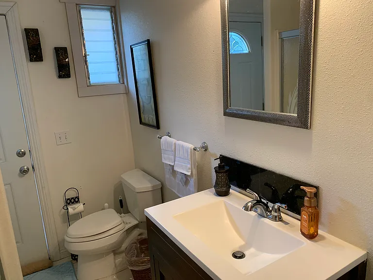 Mariposa Dr — Photo 11