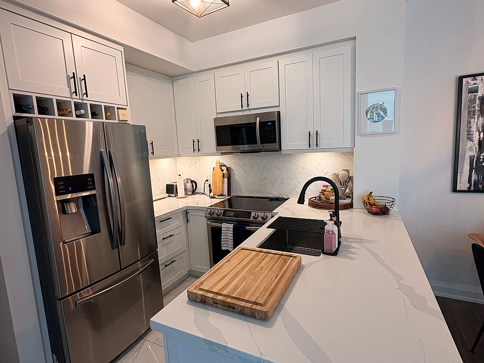 1st image of 19 Grand Trunk Cres #301