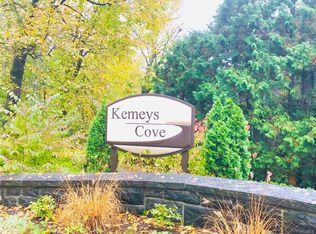 406 Kemeys Cove Ave, Briarcliff Manor, NY 10510