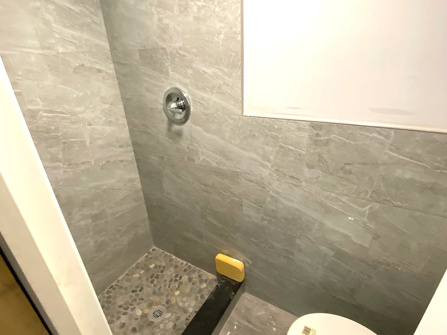 25-26 Hoyt Avenue South — Photo 4