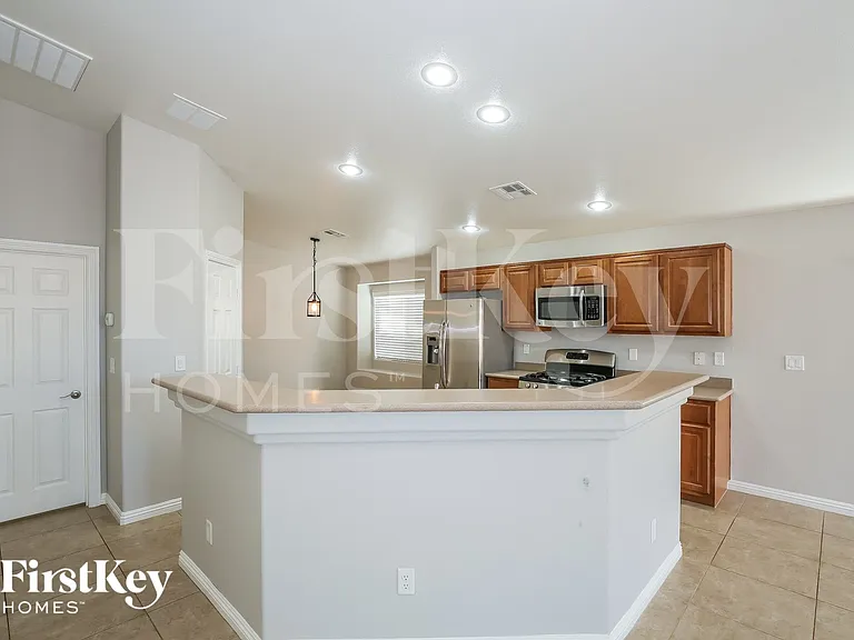 4532 Silverwind Rd — Photo 5