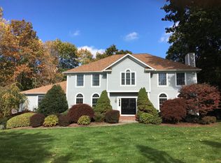 152 Old Studio Rd, New Canaan, CT 06840