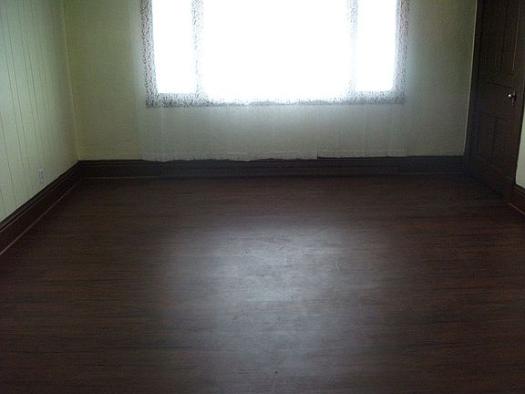 4th image of 1786 William St
