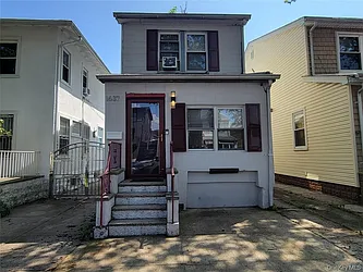 1637 West 2nd Street