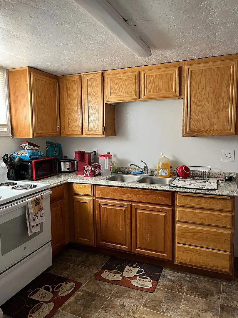 Basement apartment — Photo 1