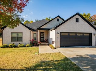 7000 W Brookview Rd, Rogers, AR 72758