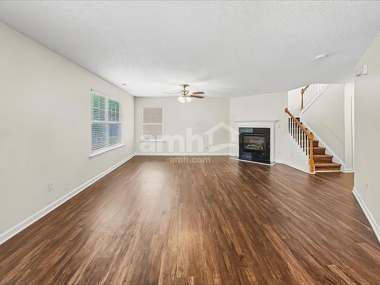 8836 Laurel Run Dr — Photo 5