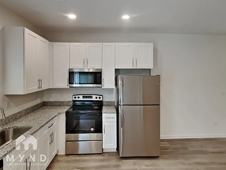 702 W Virginia Ave — Photo 7