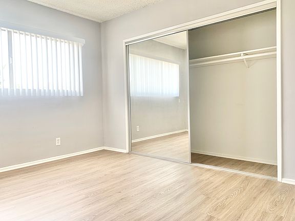 4th image of 1822 Colby Ave #8A