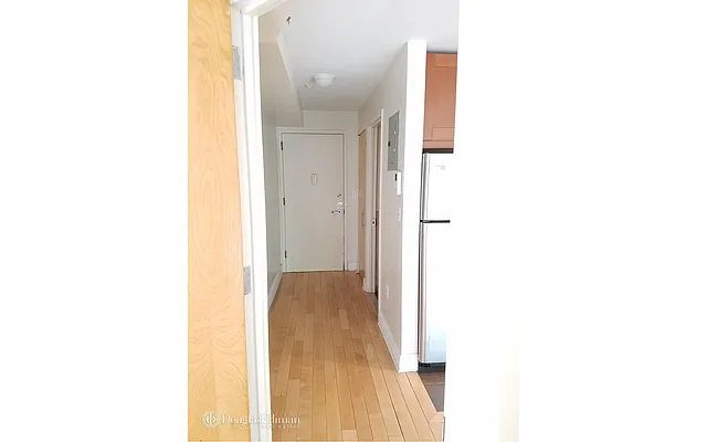 Rented by Douglas Elliman | media 14