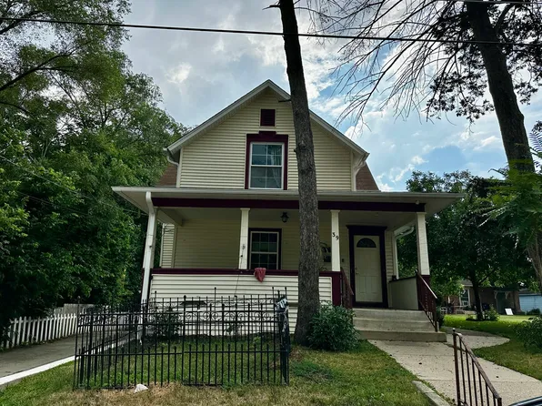 39 Leonard St, Elgin, IL 60123