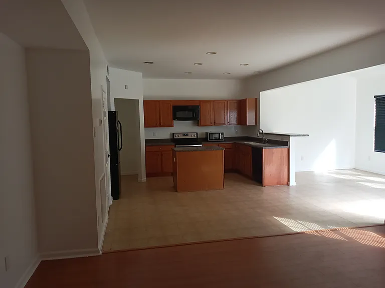 4121 Alicia Ln — Photo 3