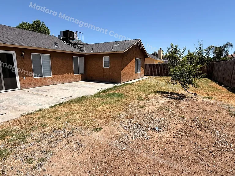 636 Macadamia Ave — Photo 30