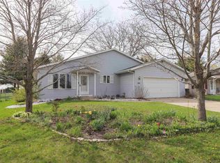145 Countryside Dr, Evansville, WI 53536