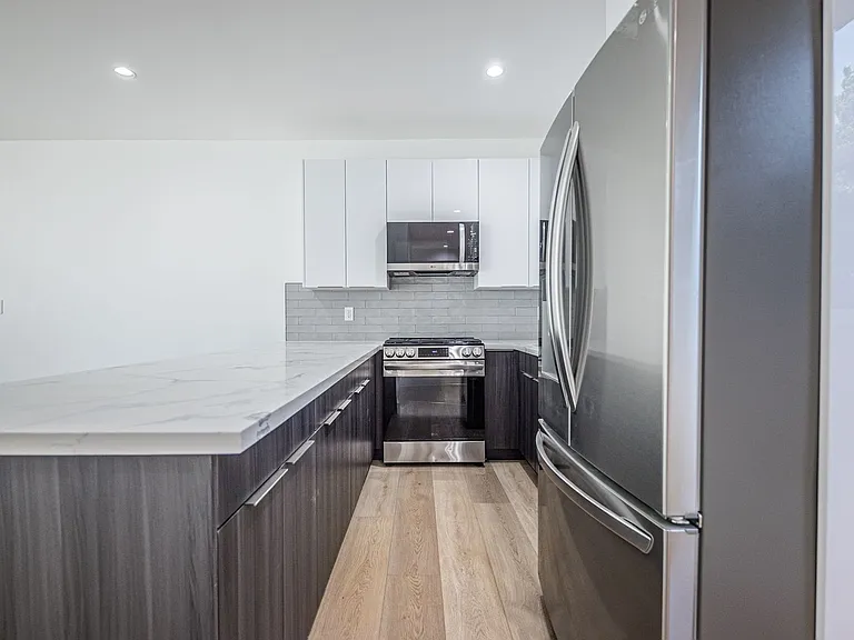 11311 Collins St — Photo 6