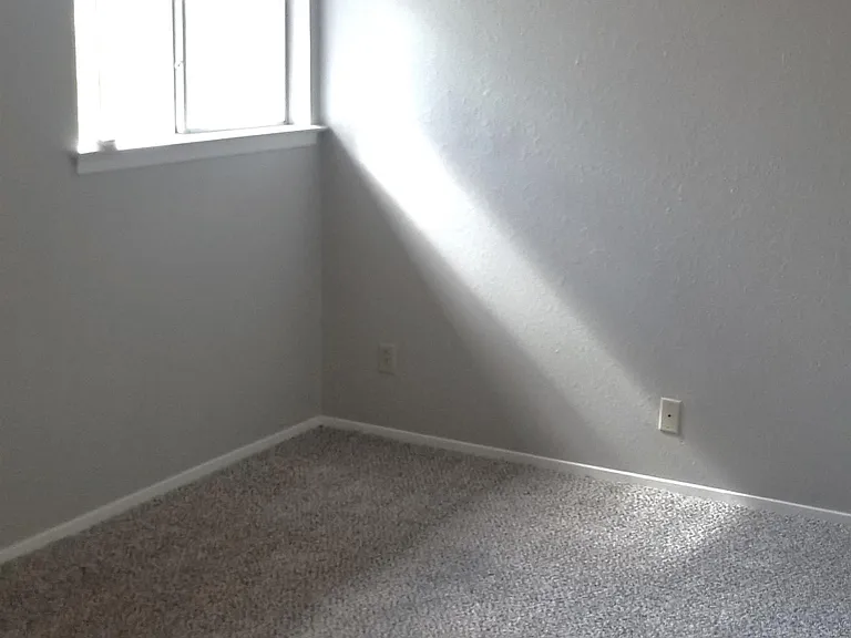 1109 Wales Dr #1 — Photo 9