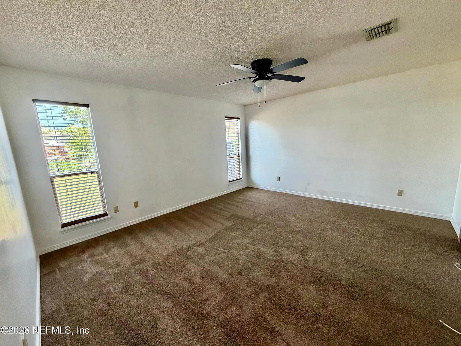 3 bed, 2.0 bath, 1633 sqft, $1,800 — Photo 3