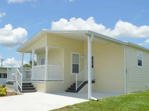 385 Jacaranda Cir, Venice, FL 34285