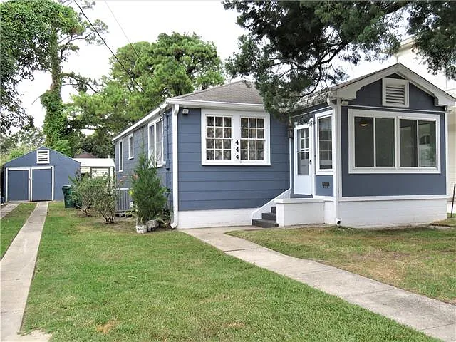 2 bed, 1.0 bath, 948 sqft, $2,200 — Photo 1