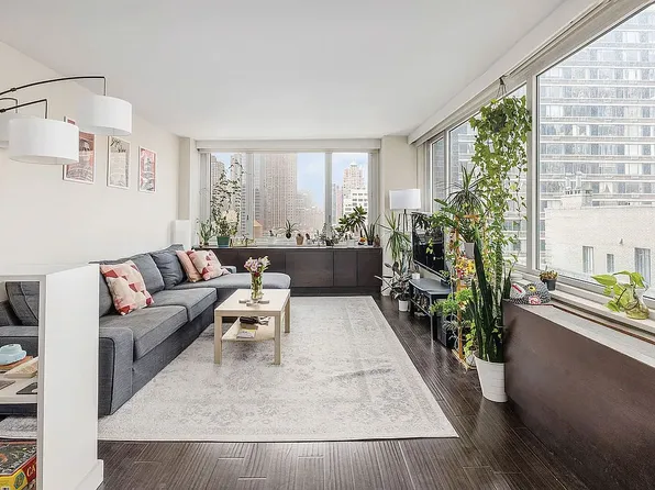 322 W 57th St APT 20B, New York, NY 10019